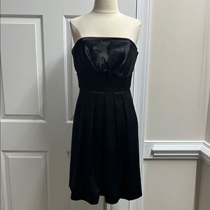 White House Black Market Strapless Black Dress size 6 346